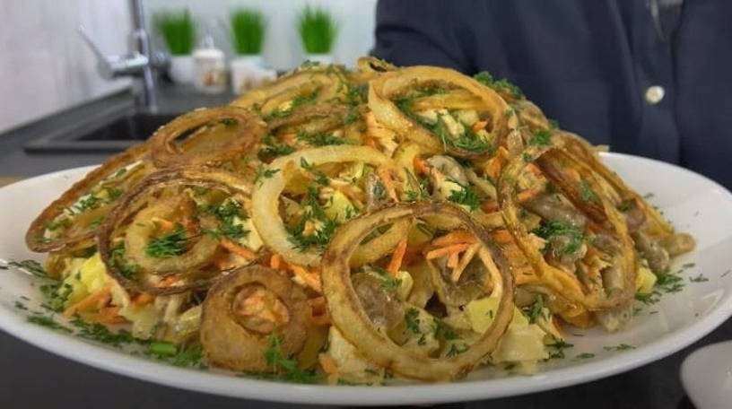Салат «Жар птица» с опятами и курицей и корейской морковкой