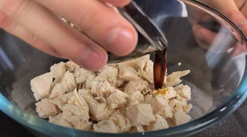 Салат «Жар птица» с опятами и курицей и корейской морковкой