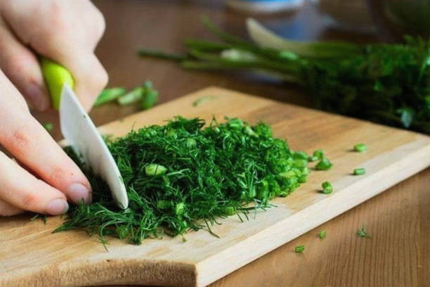 Салат «Дубок» с курицей, шампиньонами и сыром