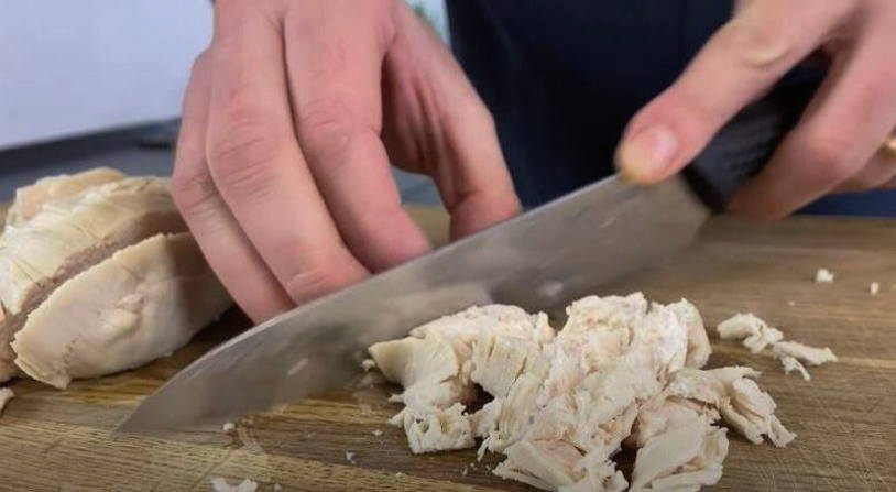 Салат «Жар птица» с опятами и курицей