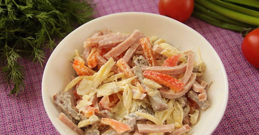 Салат «Дамский каприз» с языком и ветчиной