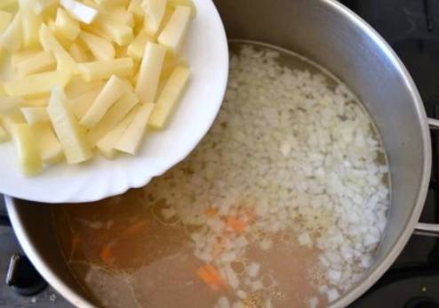 Куриный суп с рисом и картофелем