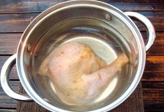 Суп с замороженными овощами и курицей