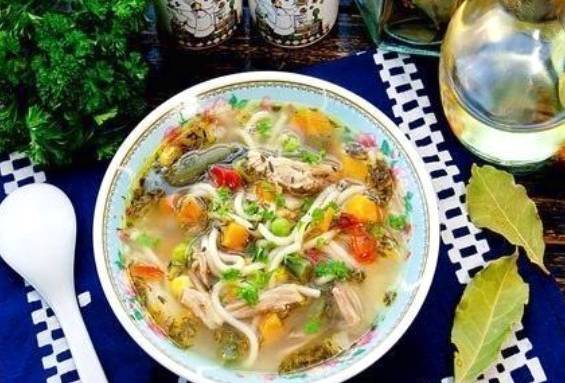 Суп с замороженными овощами и курицей