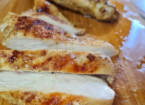 Суп рамен с курицей и яичной лапшой