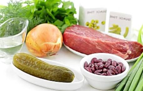 Салат «Загадка» с говядиной и солеными огурцами