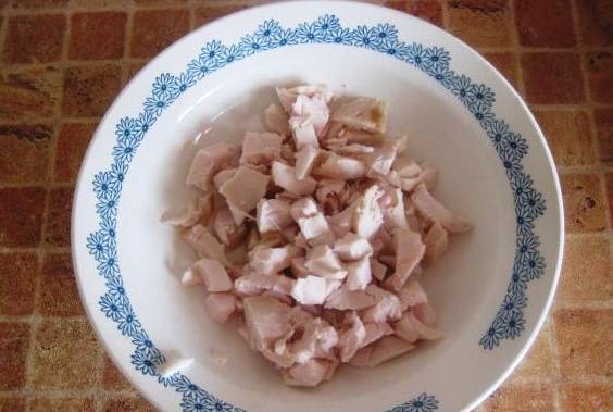 Салат «Восторг» с копченой курицей