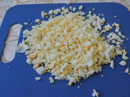 Салат «Виноградная гроздь» с курицей и грецкими орехами