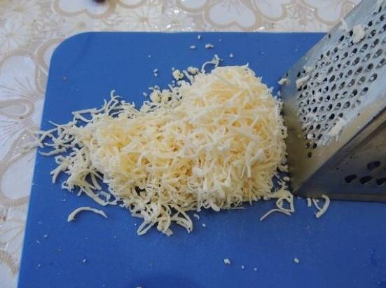Салат «Виноградная гроздь» с курицей и грецкими орехами