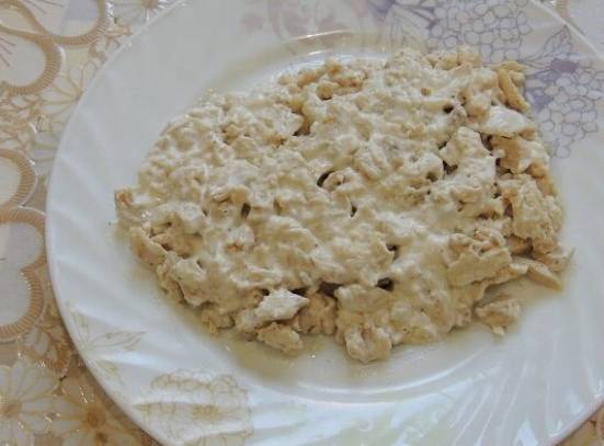 Салат «Виноградная гроздь» с курицей и грецкими орехами