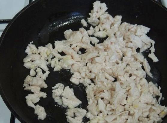 Салат «Виноградная гроздь» с курицей и грецкими орехами