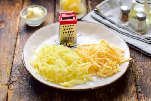 Салат «Викинг» с ананасом, курицей и шампиньонами