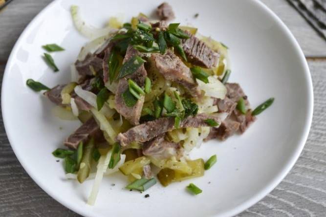 Салат «Веча» из огурцов с мясом