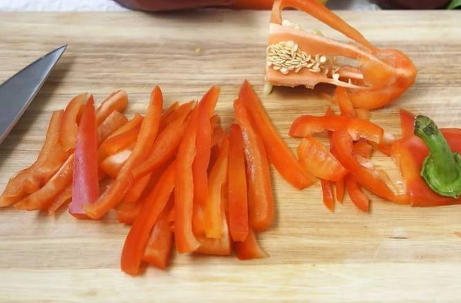 Салат «Горгона» с корейской морковкой и говядиной