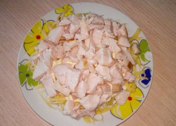 Салат «Гнездо кукушки» с копченой курицей