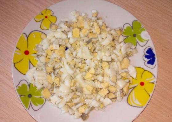Салат «Гнездо кукушки» с копченой курицей