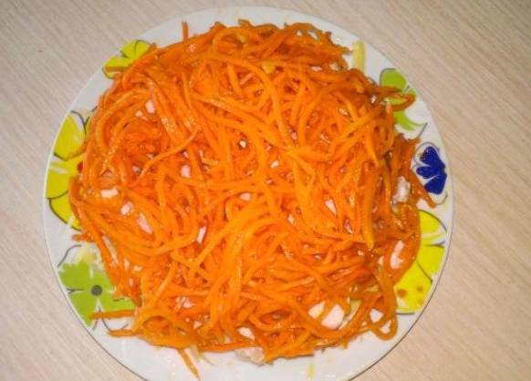 Салат «Гнездо кукушки» с копченой курицей