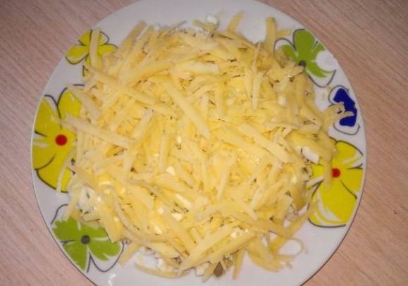 Салат «Гнездо кукушки» с копченой курицей