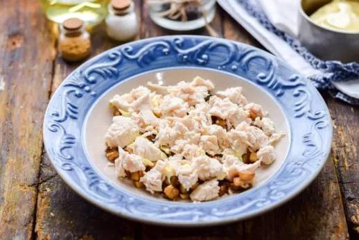 Салат «Восторг» с корейской морковью и курицей, и грибами