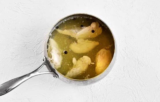Салат «Гранатовый браслет» с курицей и грецкими орехами без свеклы