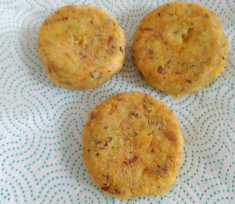 Биточки из пшенной каши на сковороде