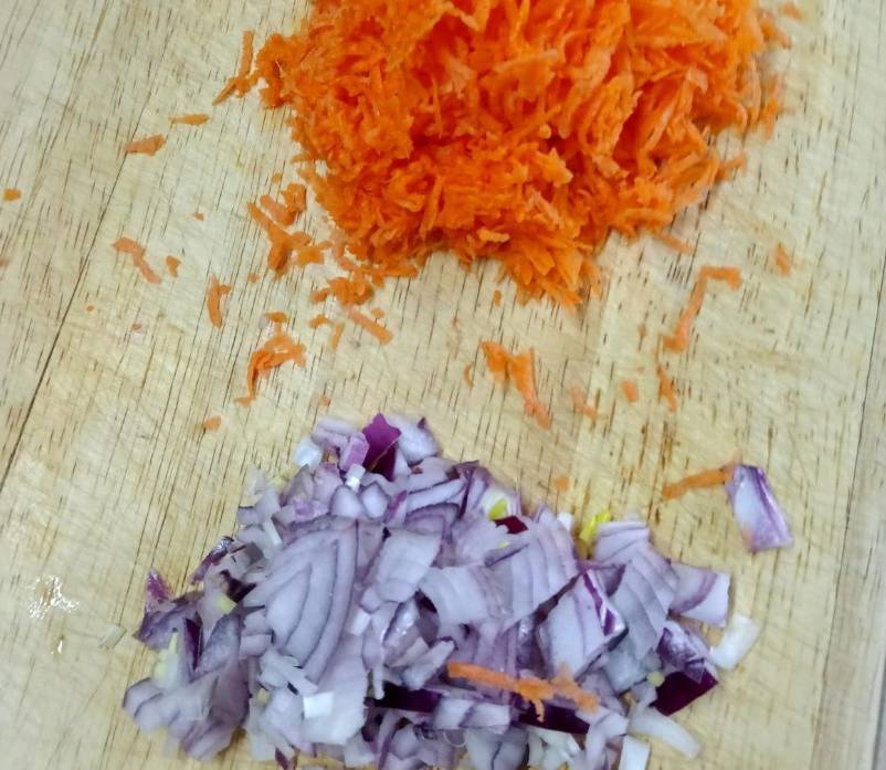 Биточки из пшенной каши на сковороде