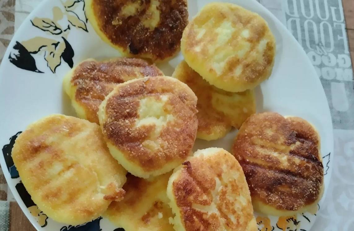 Манные биточки на сковороде