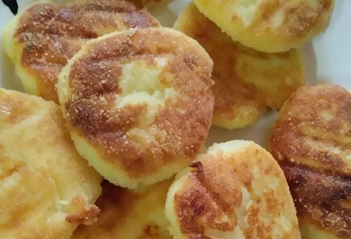 Манные биточки на сковороде