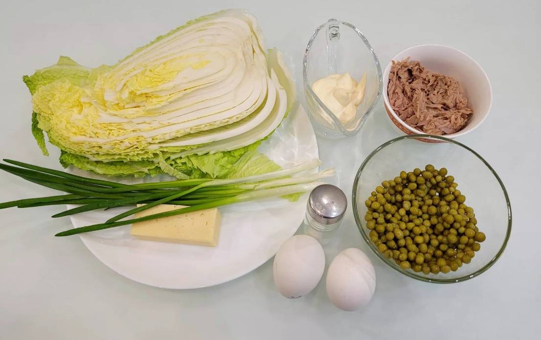 Салат из китайской капусты с тунцом консервированным