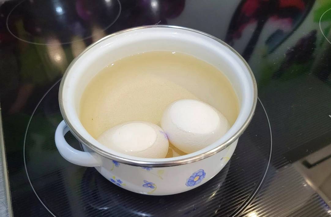 Салат из китайской капусты с тунцом консервированным