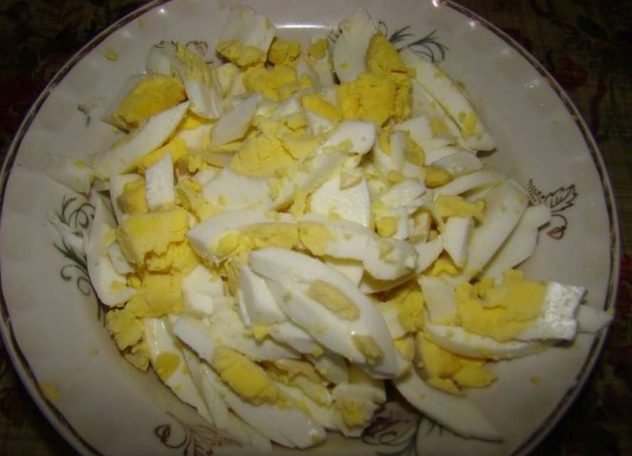 Салат из китайской капусты с огурцами и яйцом