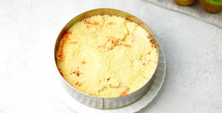 Салат из киви с курицей и корейской морковью