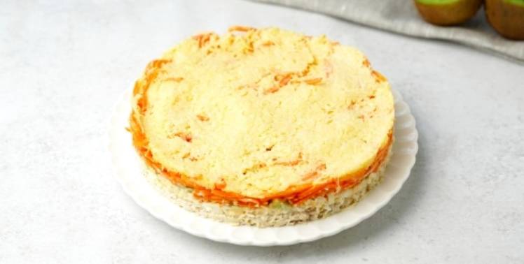 Салат из киви с курицей и корейской морковью