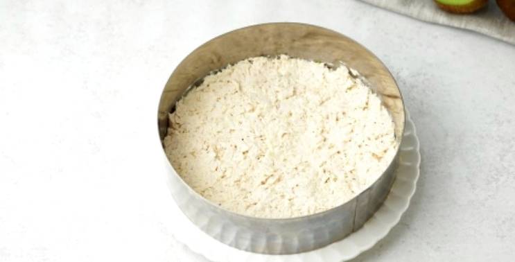Салат из киви с курицей и корейской морковью