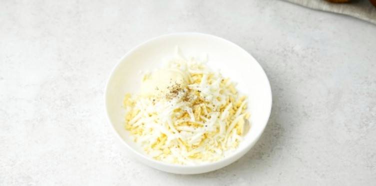 Салат из киви с курицей и корейской морковью