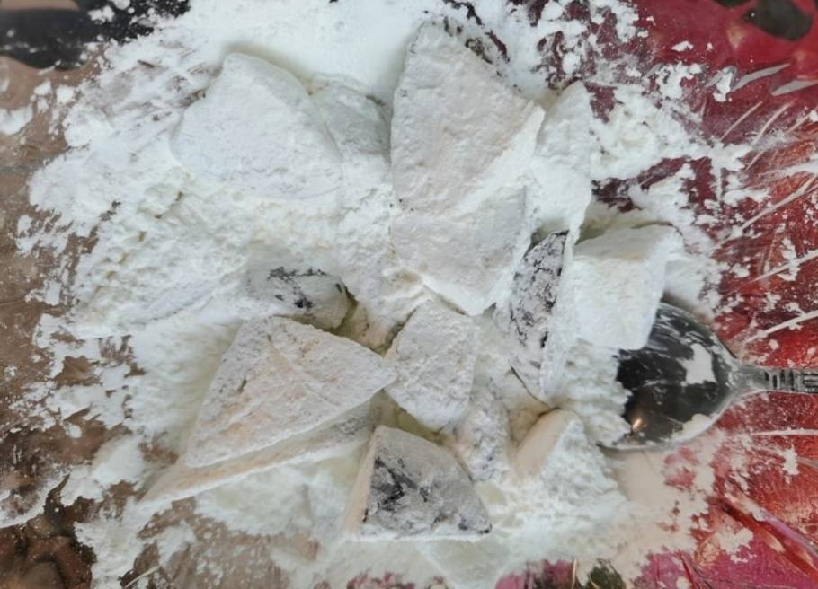 Салат из карамелизированных баклажанов с помидорами и кинзой