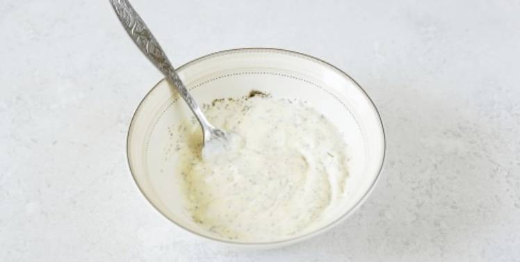 Салат из свежей капусты с кукурузой