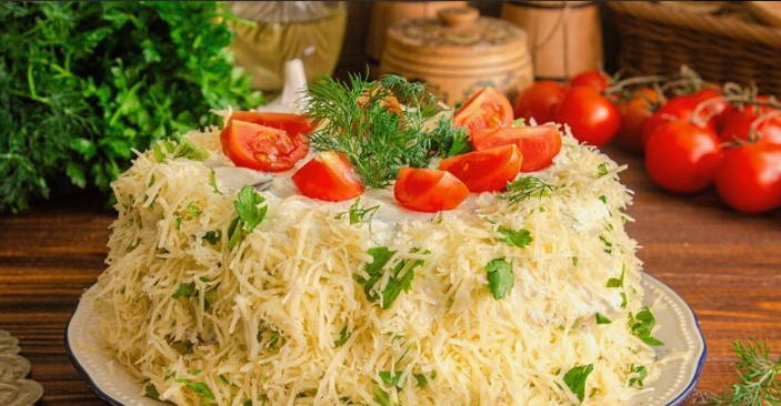Блинный торт из кабачка с помидорами