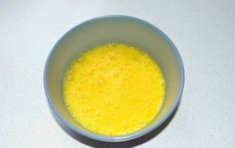 Салат «Загадка» с яичными блинчиками и курицей