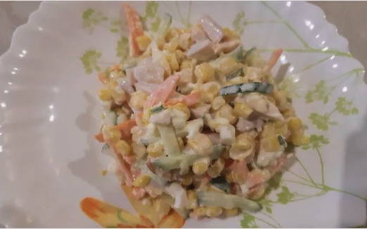 Салат «Венеция» с копченой курицей
