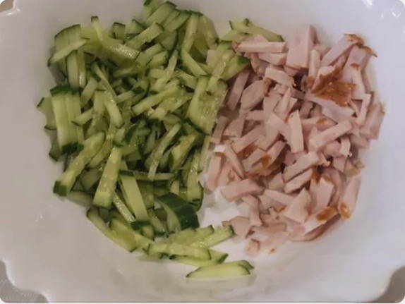 Салат «Венеция» с копченой курицей