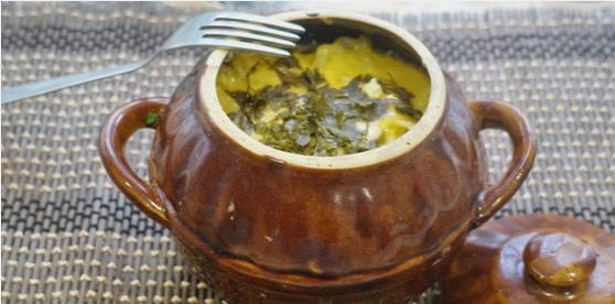 Запеченные пельмени с сыром и грибами в горшочках в духовке