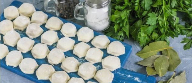 Пельмени в мультиварке Поларис