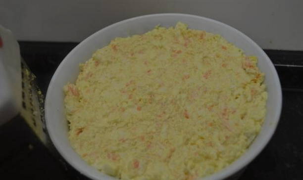 Салат из анакома с майонезом, чесноком и яйцами