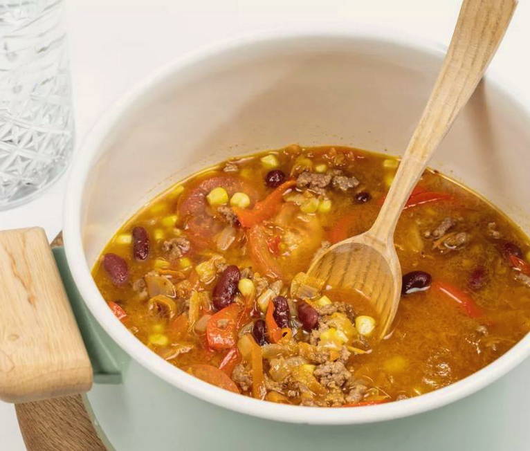 Мексиканский суп с фаршем, фасолью и кукурузой