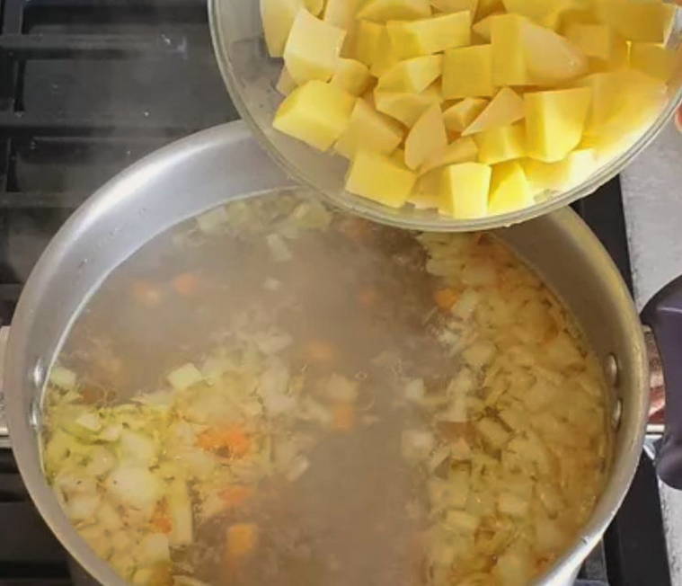 Грибной суп с гречкой и картофелем