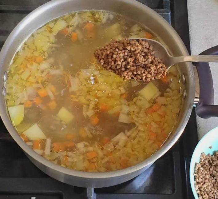 Грибной суп с гречкой и картофелем