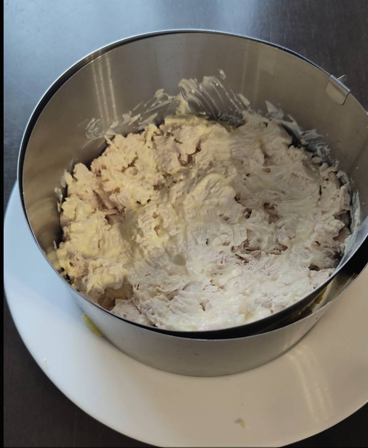 Салат «Дубок» с курицей и шампиньонами
