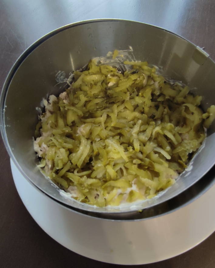 Салат «Дубок» с курицей и шампиньонами