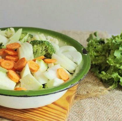 Суп-пюре из брокколи и цветной капусты с курицей